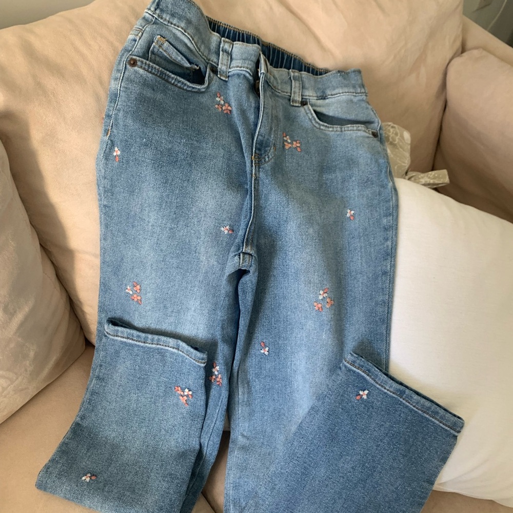 Cat & Jack Girls Light Blue High Rise Jeans with Embroidered Pink Floral Accents